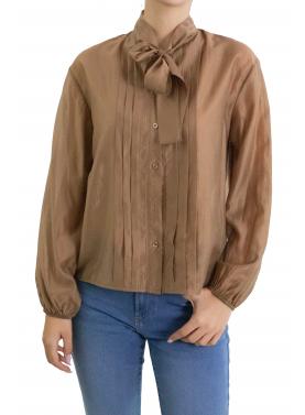 Camicia con con laccio e pieghe frontali